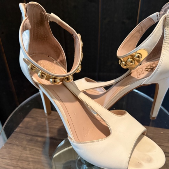 Ankle  gold strap  Shoes - Picture 3 of 3